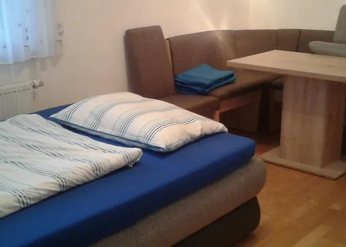 Susanne Quarto em Acomodações Particulares *